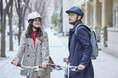 手軽&気軽に“自転車の世界”と触れあうイベントで帽子ヘルメット「DROA」発表試着会! ガチャガチャ抽選会も実施!