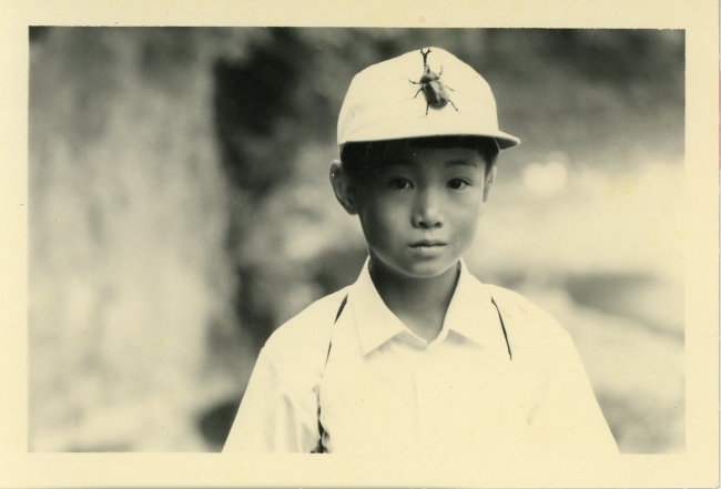 小学5年生のころの柳澤氏。  山に囲まれた会津で、  空ばかり眺めている天文少年だった（著者提供）