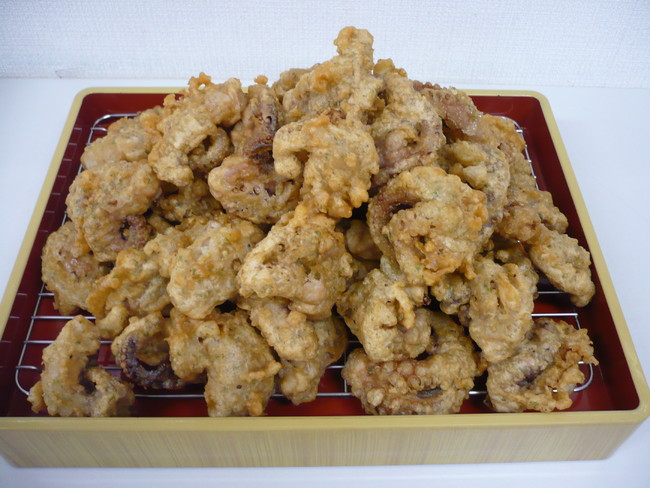 <まつおか> たこの唐揚げ(100g当り) 692円 ※ジェイアール名古屋タカシマヤ限定 ■地下1階 惣菜売場 <まつおか> たこの唐揚げ(100g当り) 692円 ※ジェイアール名古屋タカシマヤ限定 ■地下1階 惣菜売場