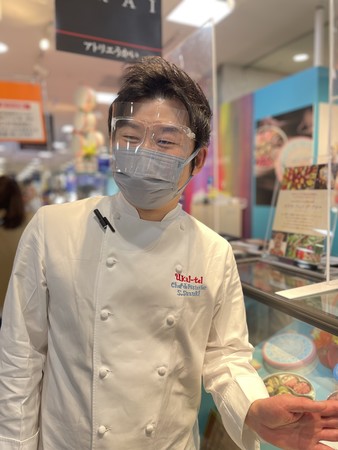 アトリエうかい鈴木滋夫シェフ