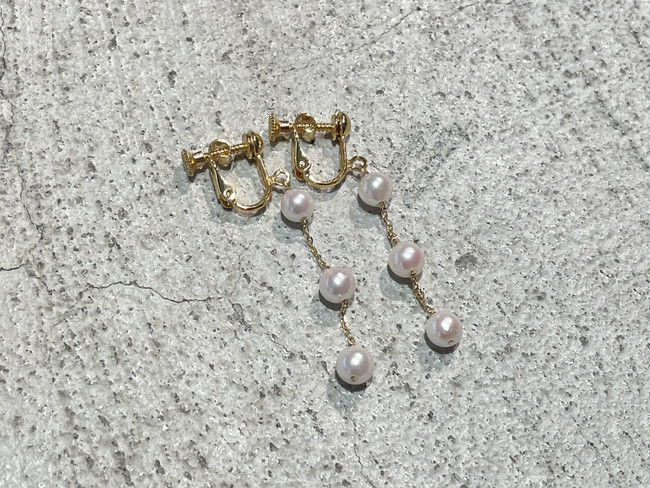 三重県<レグパール>5.5mm3連パールイヤリング 7,980円 三重県<レグパール>5.5mm3連パールイヤリング 7,980円