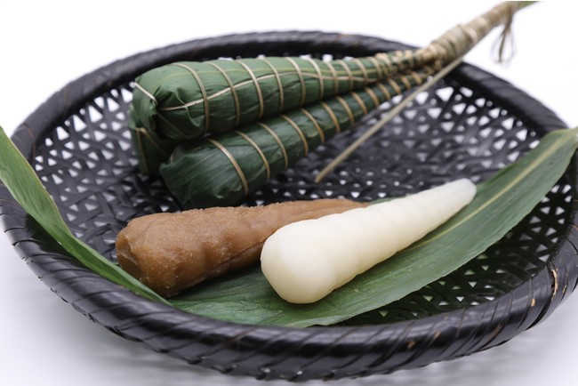 <きよめ餅総本家>ちまき(3本入)901円 ■地下1階 和菓子売場 「銘菓百選」 <きよめ餅総本家>ちまき(3本入)901円 ■地下1階 和菓子売場 「銘菓百選」