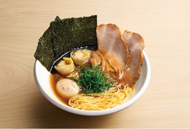 <鴨出汁中華そば ROKU> 鴨ワンタン入り鴨清湯麺(1杯)1,301円 ※各日300杯限り <鴨出汁中華そば ROKU> 鴨ワンタン入り鴨清湯麺(1杯)1,301円 ※各日300杯限り