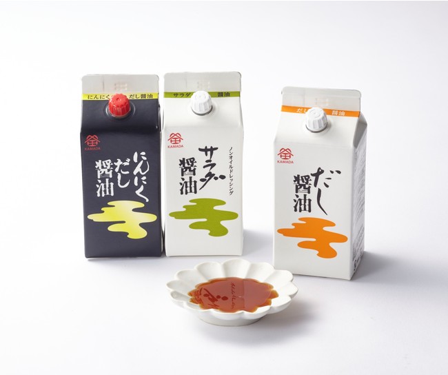香川県<鎌田醤油> 左:にんにくだし醤油490円 中:サラダ醤油300円 右:だし醤油 358円 香川県<鎌田醤油> 左:にんにくだし醤油490円 中:サラダ醤油300円 右:だし醤油 358円
