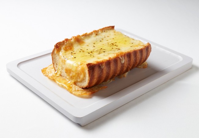 ＜トカトカ＞ ハチミツ香る十勝チーズラウンド 691円 ※各日350個限り