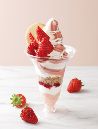 ＜小樽洋菓子舗 ルタオ＞ 北海道いちごのフロマージュパフェ 1,100円 ※各日150杯限り