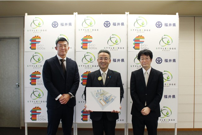 福井県の杉本達治知事（写真中央）を表敬訪問