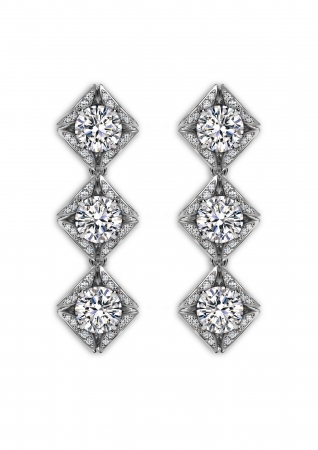 トリロジー パヴェ イヤリング