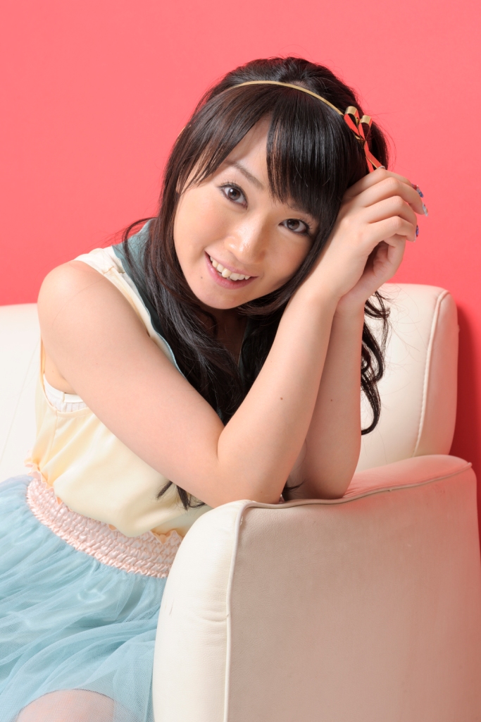 水樹奈々 ニューシングル Bright Stream 本日リリース Joysoundで新曲を歌って サイン入りポスター 撮りおろし写真を当てよう 株式会社エクシングのプレスリリース