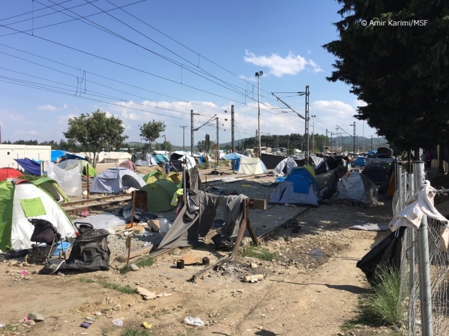 難民たちはイドメニ・キャンプでテント生活を送ってきた