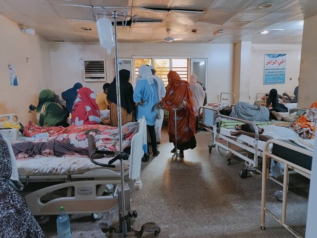 アル・ナオ病院で治療を受ける患者＝2023年8月17日 (C) MSF