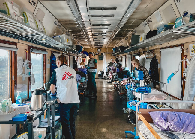 MSFの医療列車でヘルソン州から患者150人を避難させた=2023年10月22日　(C) Verity Kowal／MSF