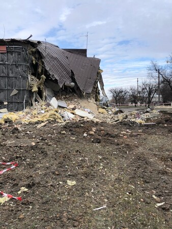 セリドーブの病院にミサイルが直撃し、建物も甚大な被害を受けた＝2023年11月22日 (C) Stanislav Dudinskyi／MSF