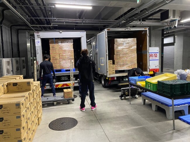 ホテルから搬出する様子(2022年10月25日寄付時) ホテルから搬出する様子(2022年10月25日寄付時)