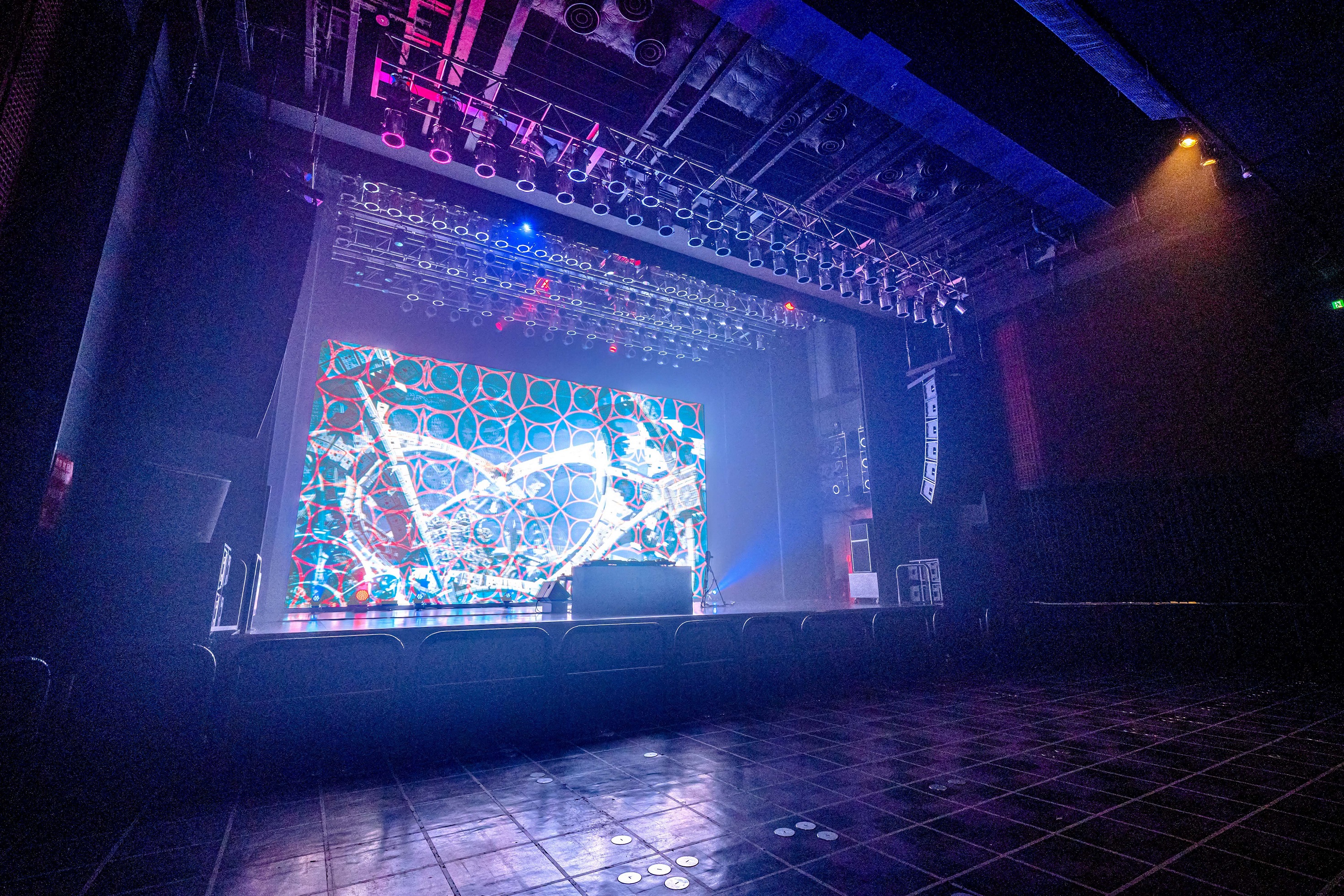 渋谷ライブハウス Tsutaya O Eastステージ背面大型ledビジョン導入 大幅リニューアルのお知らせ 株式会社シブヤテレビジョンのプレスリリース