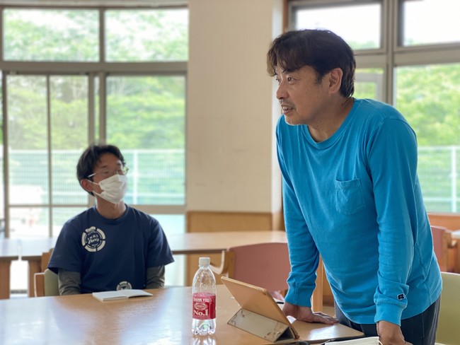 右が「シゼンタイ」代表の佐伯康人氏