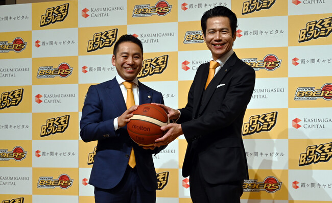 (左：株式会社仙台89ERS 代表取締役社長 志村雄彦、右：霞ヶ関キャピタル株式会社 代表取締役社長 河本幸士郎)