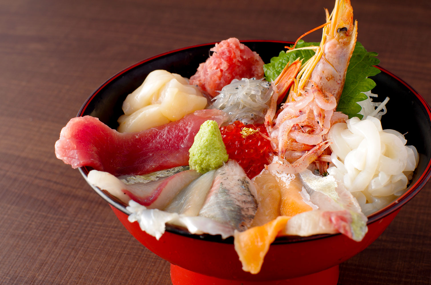 沼津港に網元直送の海鮮丼専⾨店「丼くらべ」が2019年8⽉23⽇（⾦）オープン！｜株式会社アンビションのプレスリリース