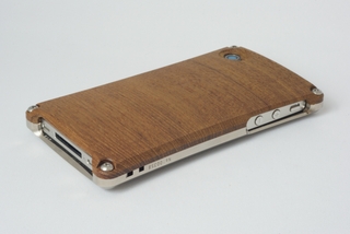 アルミと木のハイブリッドiphoneケース Hybridcase For Iphone4 7月1日xexeed358 Online Shopより発売 株式会社フジツールのプレスリリース