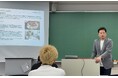 当社商品開発部長が明星大学経営学部で外部講師として登壇。事例をもとに「地域ブランドの開発と地域活性化への貢献」をテーマに講義。