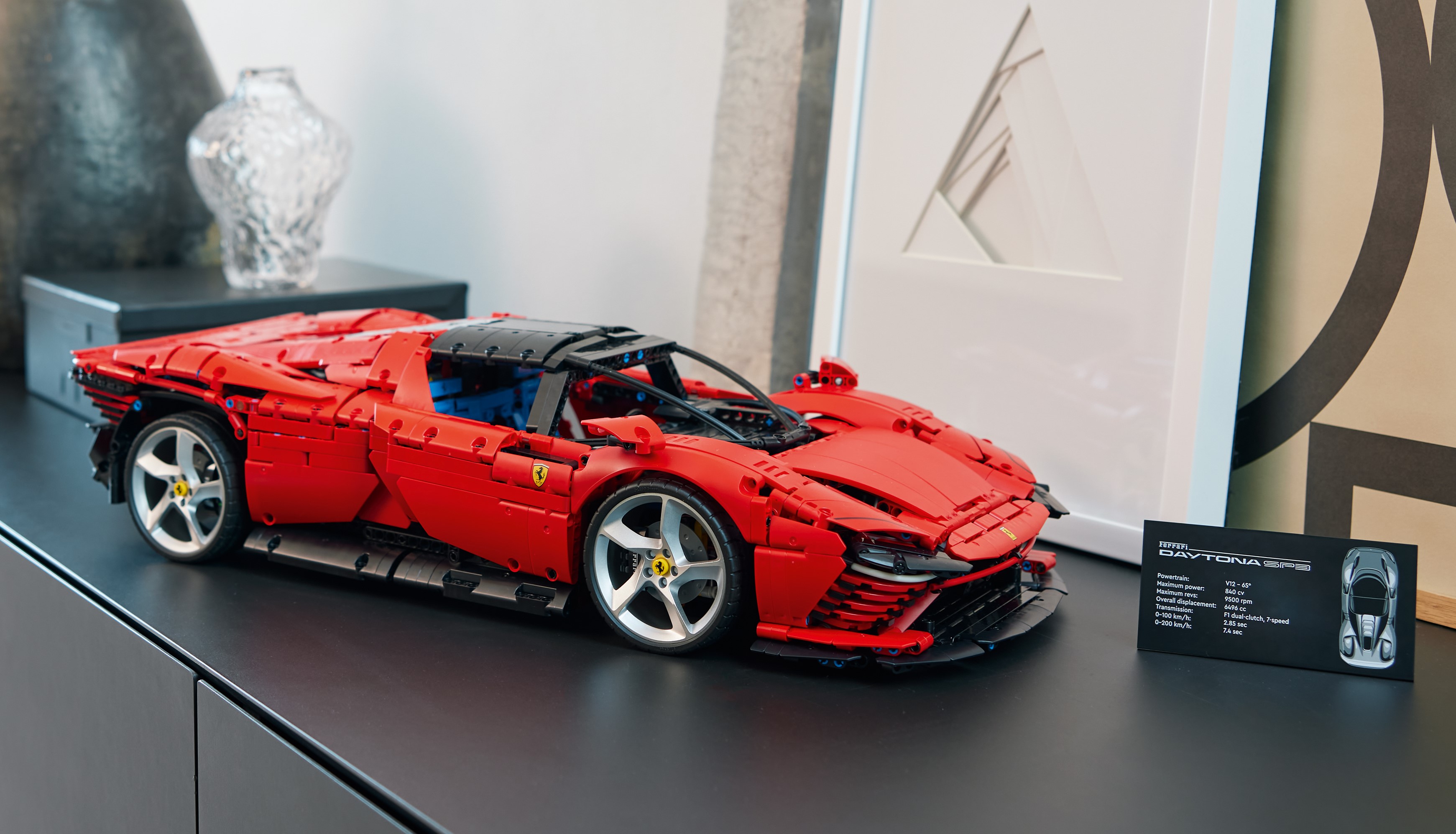 フェラーリの最新マスターピースが大人レゴで登場 レゴ®テクニック