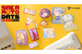 TVアニメ『SAKAMOTO DAYS』よりポップなカラーアレンジが弾ける新規オリジナルグッズが「Aniqueショップ」にて販売開始!