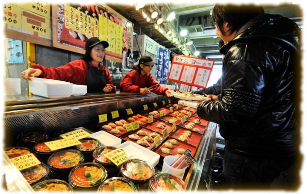 唐戸市場活きいき馬関街では新鮮な海の幸のお寿司を味わっていただけます（イメージ）