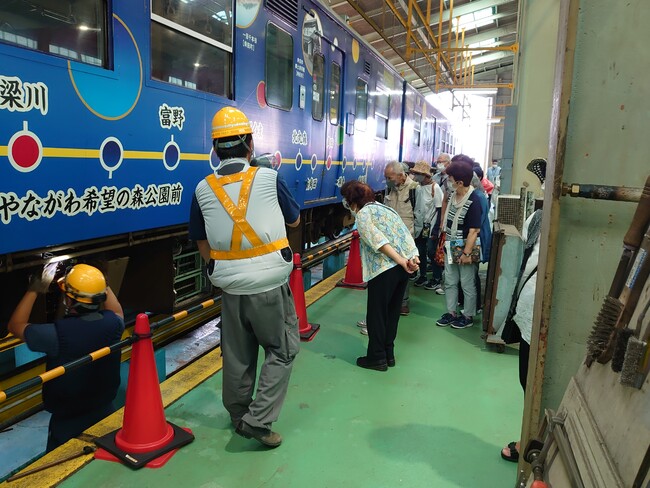 車両検査風景の見学 車両検査風景の見学