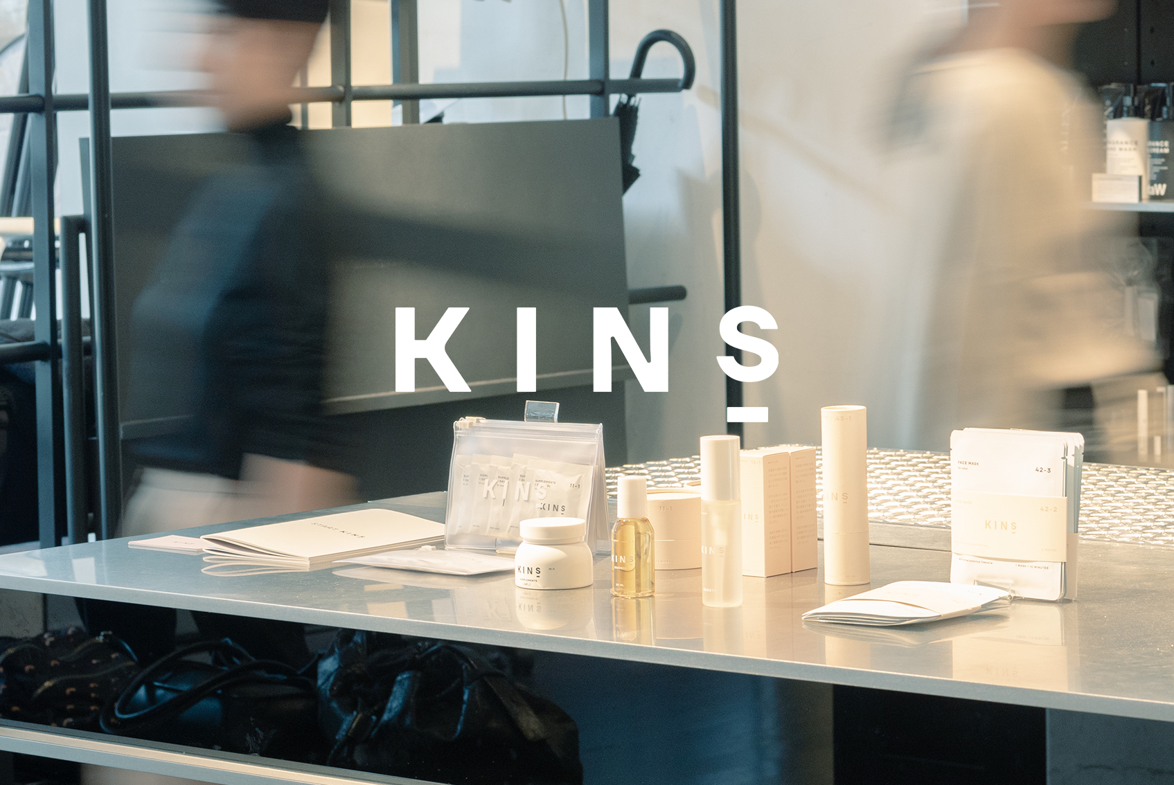 独自の世界観で新たなトレンドを発信する六本木のセレクトショップ Restir にて年10月14日 水 より取り扱いをスタート 株式会社kinsのプレスリリース