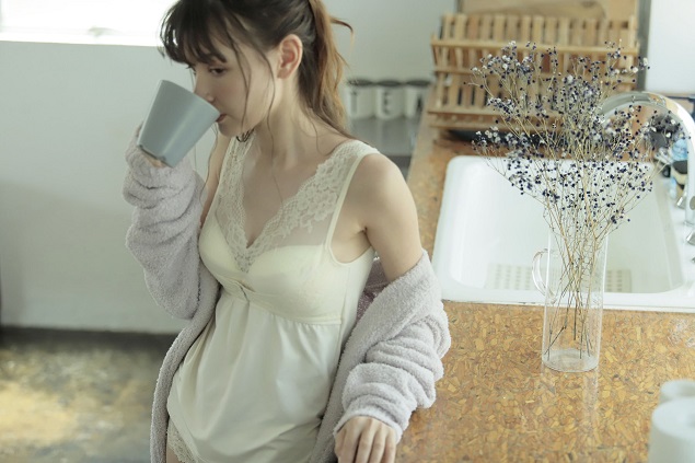 EC下着ブランド ルルクシェル 育乳ナイトブラ×キャミソール「くつろぎ