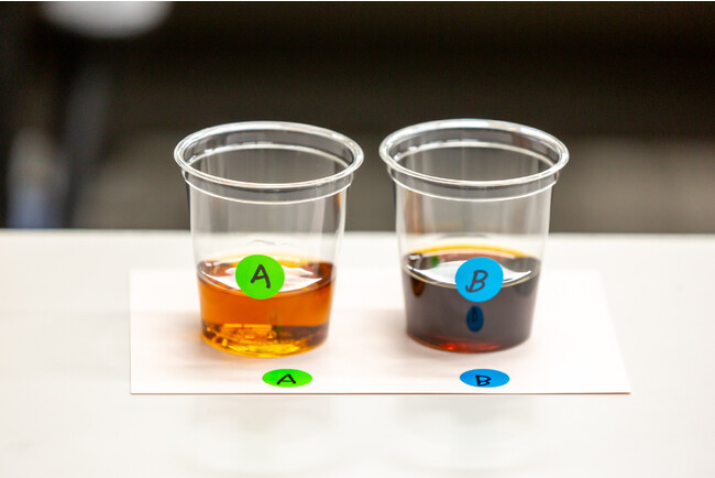 A・Bの紹興酒をそれぞれ飲み比べ。 右のBが「古越龍山 善醸仕込み」