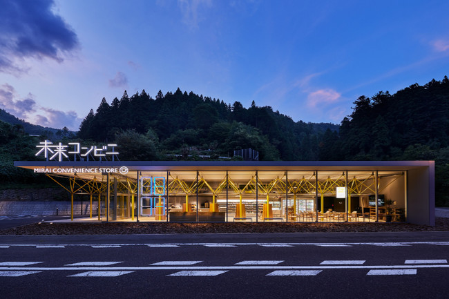 写真：未来コンビニ（撮影：ナカサ &パートナーズ 山本慶太）