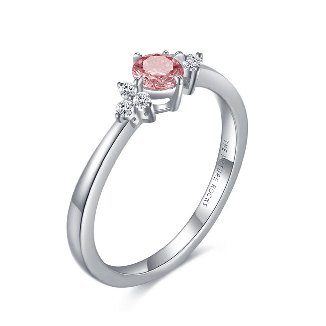 Joy リング 0.5ct. プリンセスカット・ ラウンドカット ラボグロウンダイヤモンド ￥78,900 (ホワイト・ピンク・ブルー)