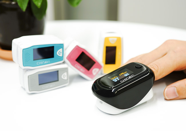 コロナ パルス オキシ メーター Apple Watchに搭載された「血中酸素濃度センサー」は、新型コロナウイルス感染症を検知できるのか？