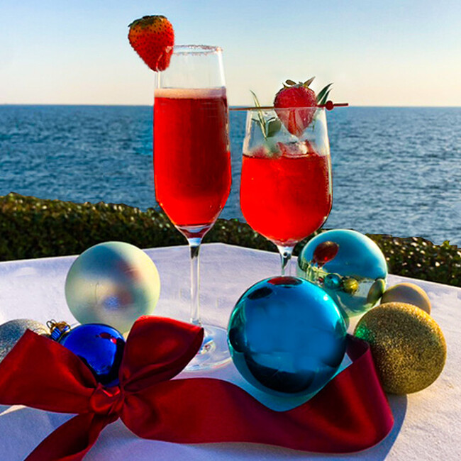 リストランテAO限定ドリンク「Buon Natale」 左:カクテル 1,600円 右:ノンアルコール 1,300円 リストランテAO限定ドリンク「Buon Natale」 左:カクテル 1,600円 右:ノンアルコール 1,300円