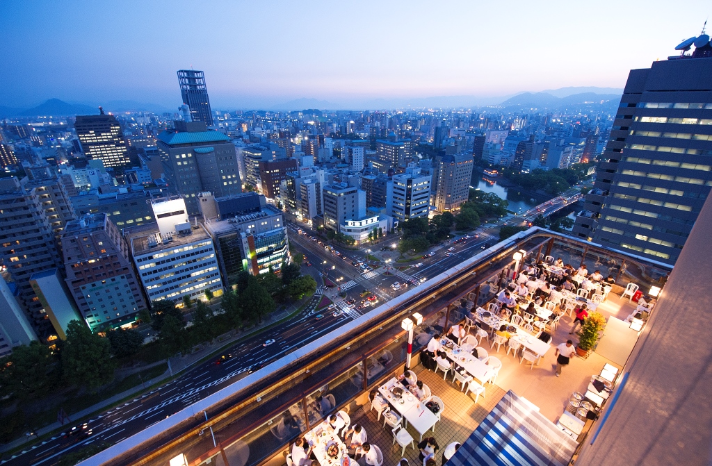 広島の夜景を見渡すオープンエアの屋上で愉しむビールとBBQ！5月1日（土）期間限定ルーフトップ・ビアガーデンがオープン　ANAクラウンプラザホテル広島