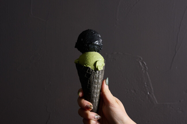 カラーコンセプト「Black」を意識したスイーツ カラーコンセプト「Black」を意識したスイーツ