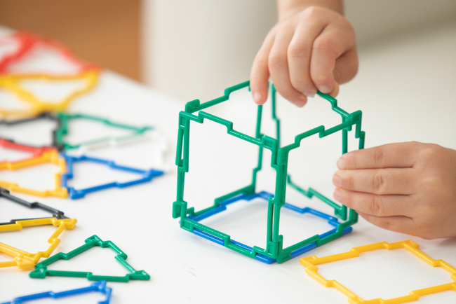 図形と立体を学べる知育玩具GEOFIX