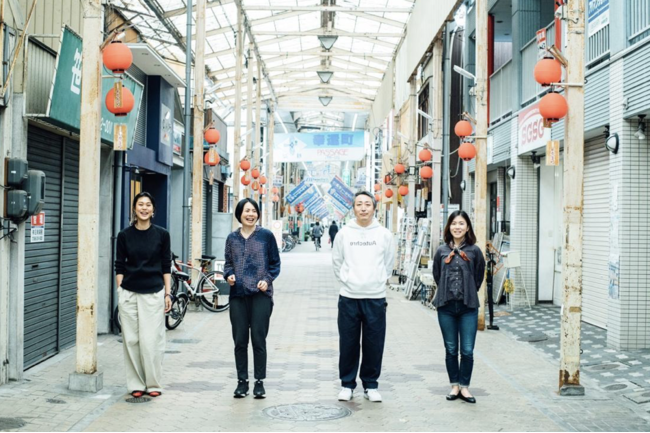 （ココホレジャパンのメンバー 左から）中上絢子、アサイアサミ、浅井克俊、中鶴果林　撮影：中川正子