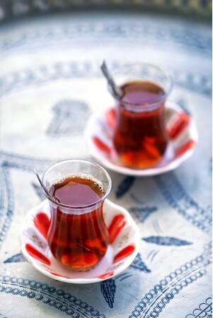 トルコの紅茶「チャイ」のイメージ2. トルコの紅茶「チャイ」のイメージ2.