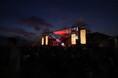 白良浜に約1万人が来場　総勢10組のライブと8,000発の音楽花火が彩る「SKY ART FESTIVAL 2026」を開催