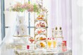 【名古屋】フレグランスメゾン「グタール」のアイコニックな“プチシェリー”の香りにインスパイアされた『プチシェリー‛ピーチ&ローズ’アフタヌーンティー』2店舗で販売!