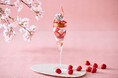 【名古屋】【開業10周年】心ゆくまで苺を愛でる、贅沢な春のひととき。桜香るグラスの中にもちもちの苺大福を忍ばせた1か月間限定の春色パフェ！「大人のご褒美パフェ～Strawberry Blossom～」