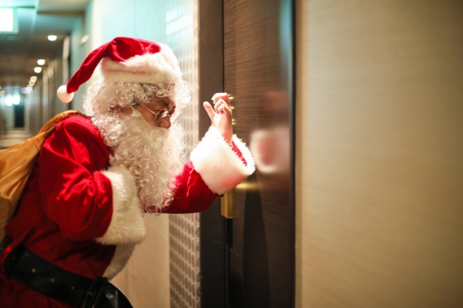 12月21日 24日限定 サンタクロースがお部屋に来て お菓子 や 特別アメニティ をプレゼント お部屋にサンタ がやってくる プラン 販売 ベストブライダルのプレスリリース