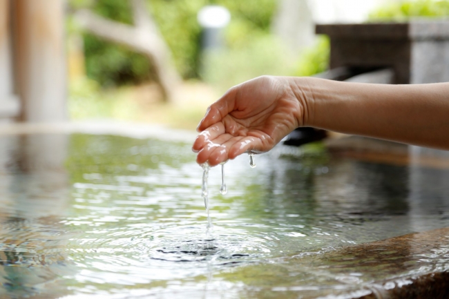 ▲日本最古の美肌温泉を手湯で体験