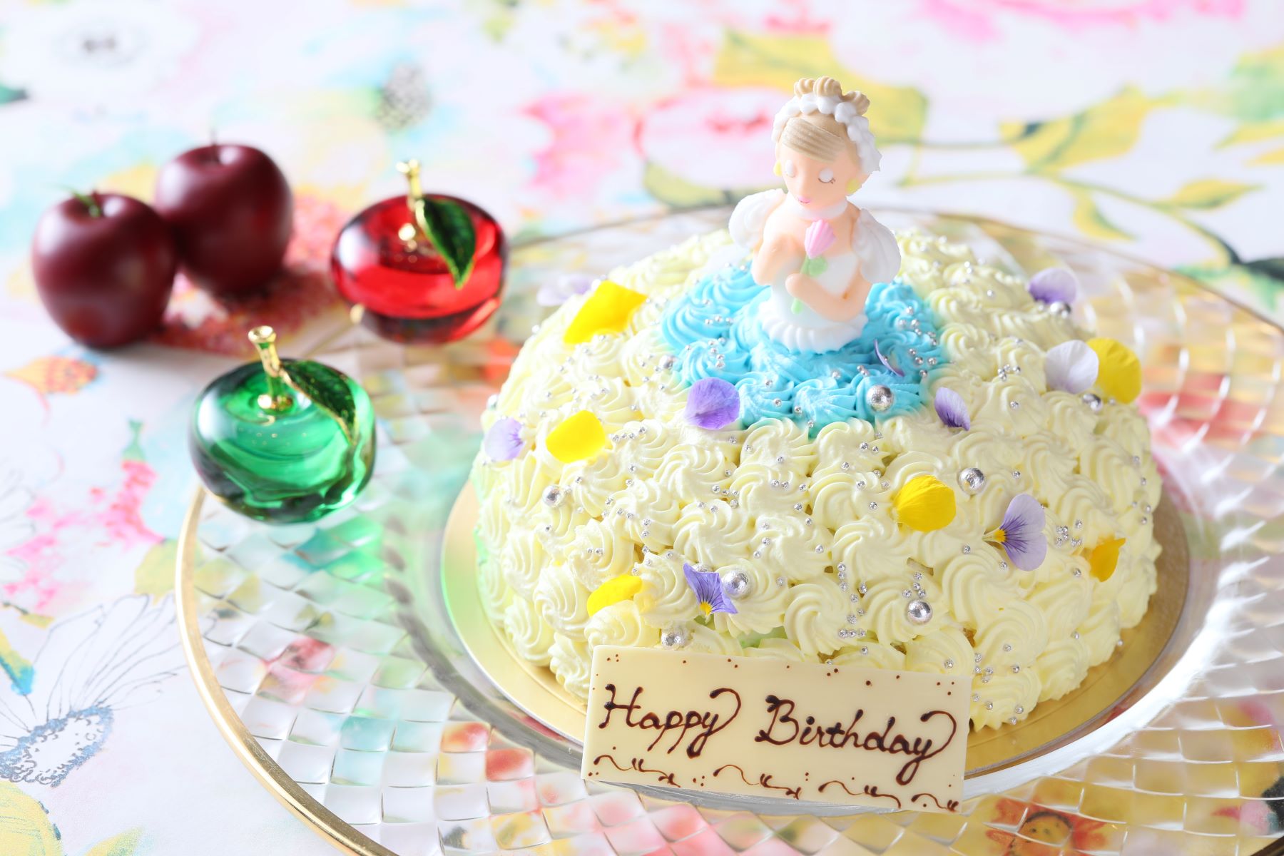 女子会で 誕生日に 記念日に 心ときめくプリンセスケーキにきっと笑顔溢れる プリンセス ドレスケーキ 世界で一番美しい白雪姫 販売 ベストブライダルのプレスリリース