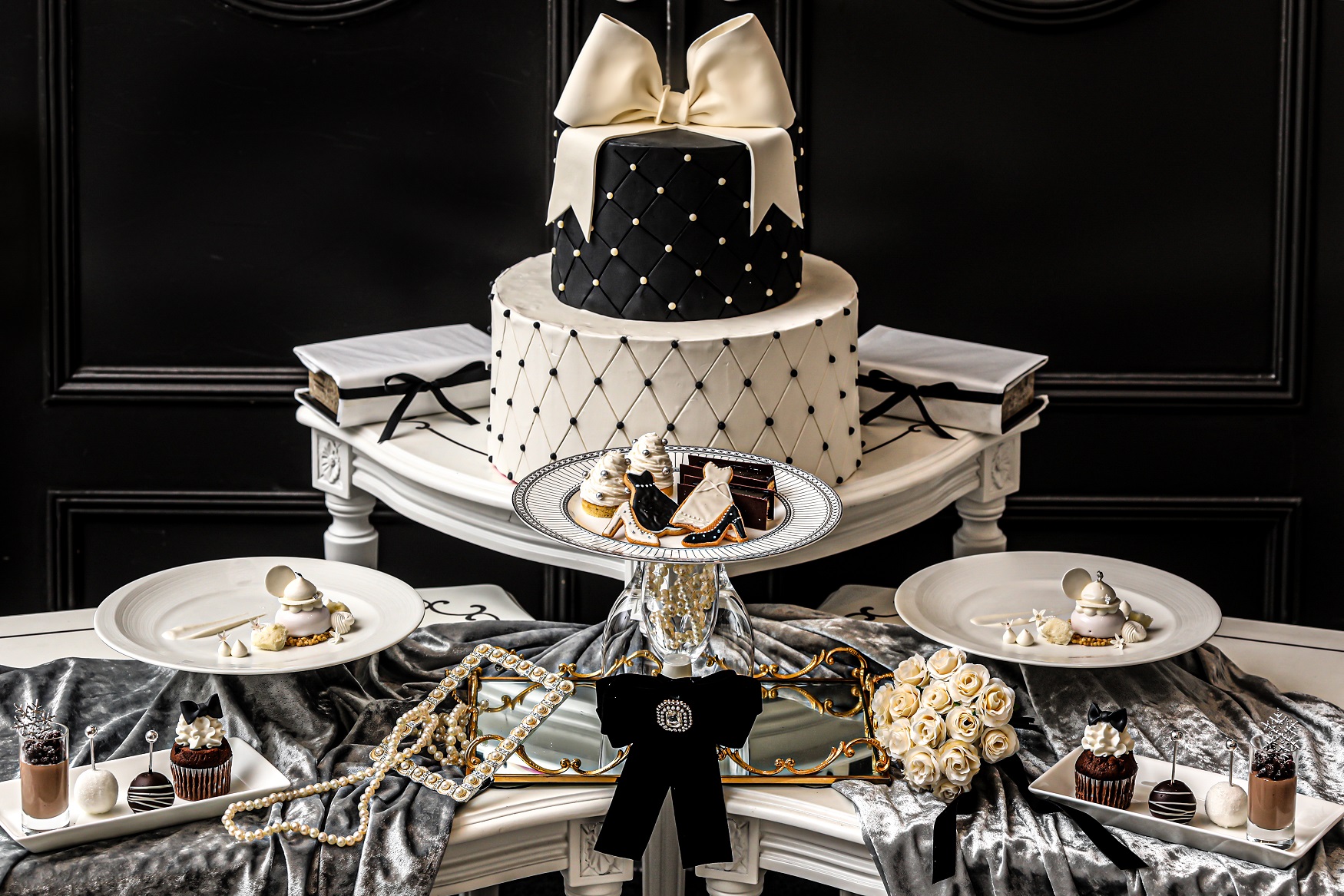 リボンやドレスモチーフの モノクロ スイーツ を楽しむお嬢様たちのティータイム Classical Ladyの優雅なお茶会 プリンセスアフタヌーンティー 開催 ベストブライダルのプレスリリース