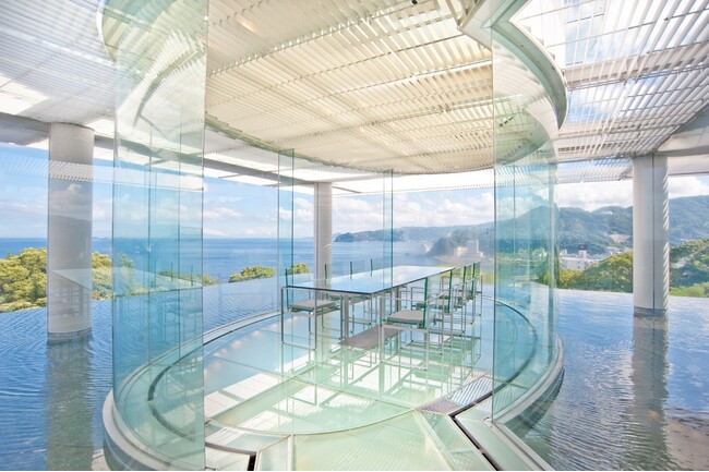 ▲隈研吾氏の代表作〈水/ガラス〉 ▲隈研吾氏の代表作〈水/ガラス〉