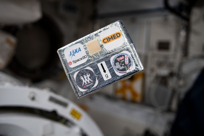 ISSに運ばれた低温高品質タンパク質 結晶生成実験サンプル(イメージ)(C)JAXA NASA ISSに運ばれた低温高品質タンパク質 結晶生成実験サンプル(イメージ)(C)JAXA NASA
