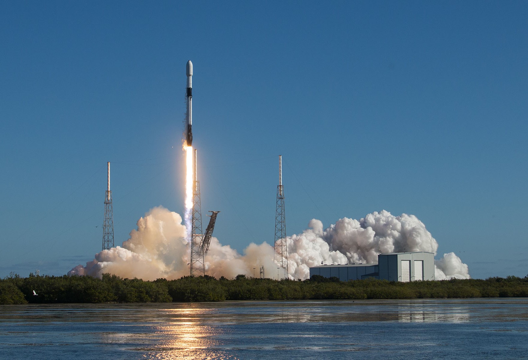 Space BD日本のローンチサービスプロバイダー初米SpaceX「Falcon 9」ロケットにて衛星を軌道投入